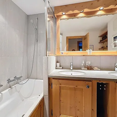 3br Medran 300m To Lifts Apartment